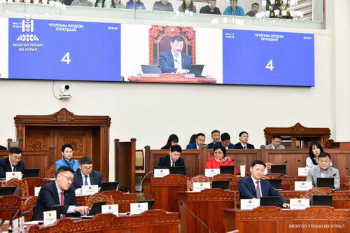 Төсвийн тухай хуулийн төсөлтэй хамт өргөн мэдүүлсэн хууль, тогтоолын төслүүдийг эцэслэн батлав